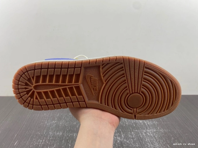 Rep 1 Jordan Travis x Scott Low Air OG Canary DZ4137-700 0701